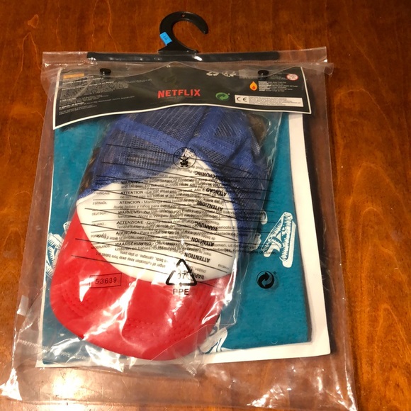 Stranger Things Dustin Children’s Costume! New! - Picture 4 of 4